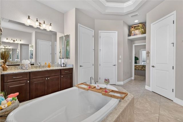 1236 NE 40th ST, Cape Coral, FL 33909