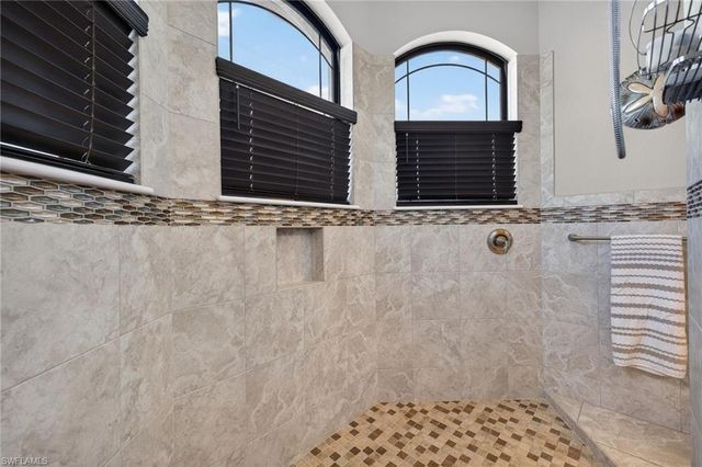 1236 NE 40th ST, Cape Coral, FL 33909