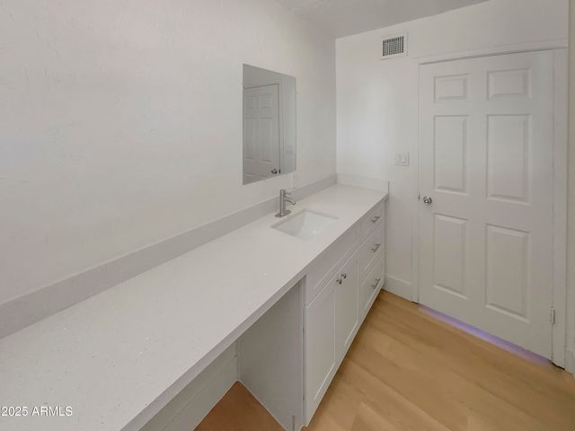 6633 W COLTER Street, Glendale, AZ 85301