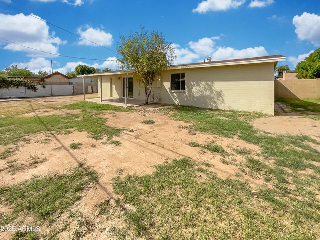 6633 W COLTER Street, Glendale, AZ 85301
