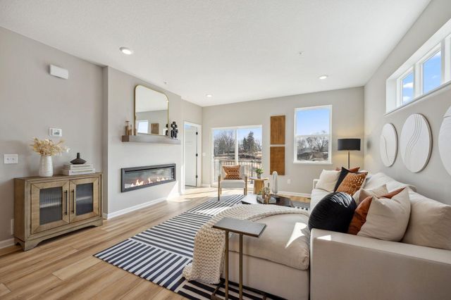 8760 Island Trail Echo N D, Lake Elmo, MN 55001