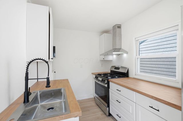1074 S James Road, Columbus, OH 43227