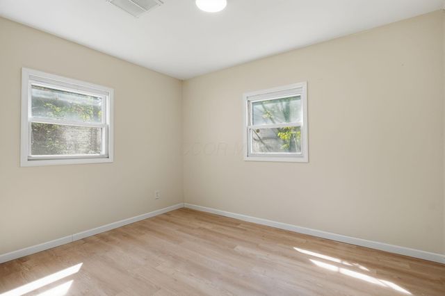 1074 S James Road, Columbus, OH 43227