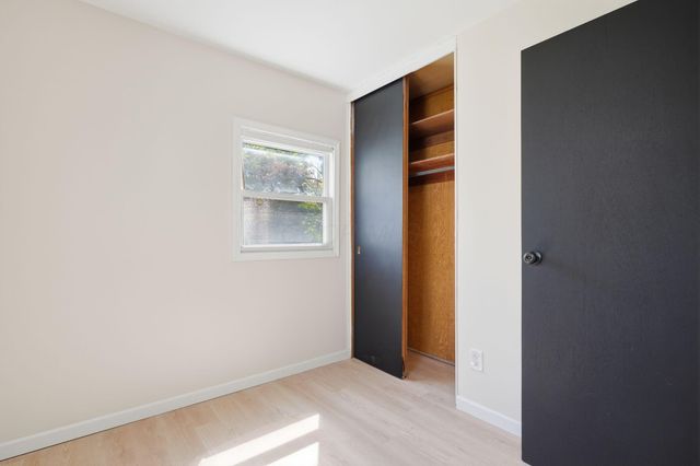 1074 S James Road, Columbus, OH 43227