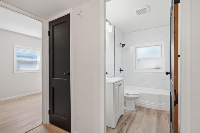 1074 S James Road, Columbus, OH 43227
