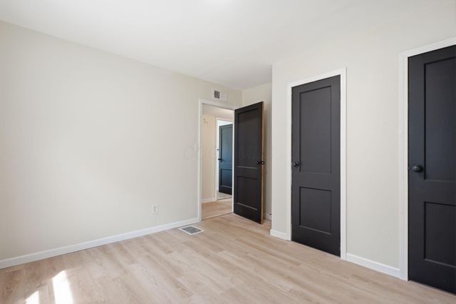 1074 S James Road, Columbus, OH 43227