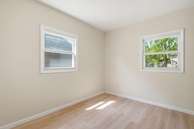1074 S James Road, Columbus, OH 43227