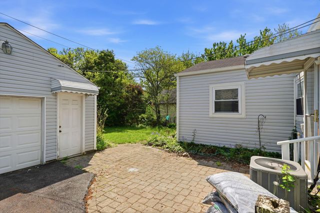 1074 S James Road, Columbus, OH 43227