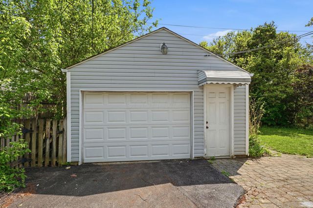 1074 S James Road, Columbus, OH 43227