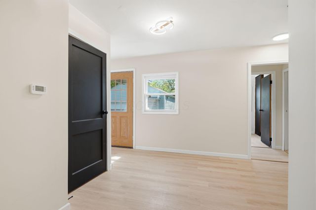 1074 S James Road, Columbus, OH 43227