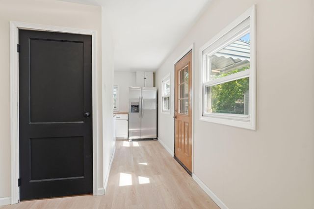 1074 S James Road, Columbus, OH 43227