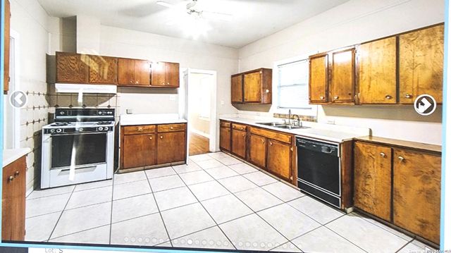 3303 W Travis St, San Antonio, TX 78207