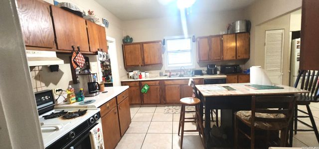3303 W Travis St, San Antonio, TX 78207