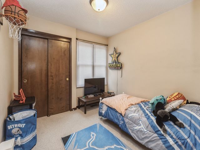 836 E 17th Street N, Newton, IA 50208