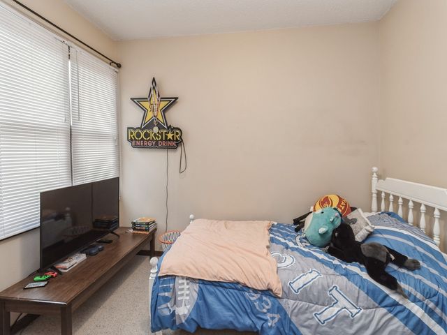 836 E 17th Street N, Newton, IA 50208