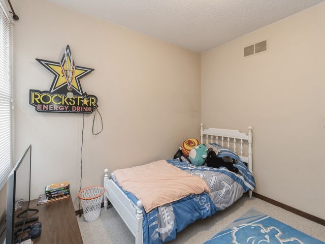 836 E 17th Street N, Newton, IA 50208