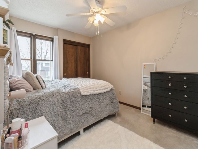 836 E 17th Street N, Newton, IA 50208