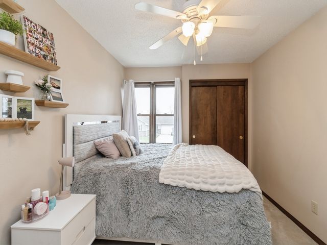 836 E 17th Street N, Newton, IA 50208