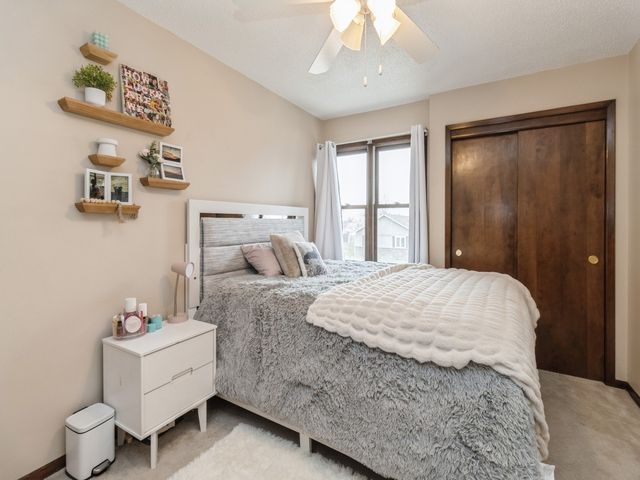 836 E 17th Street N, Newton, IA 50208