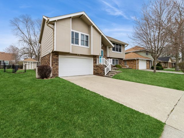 836 E 17th Street N, Newton, IA 50208
