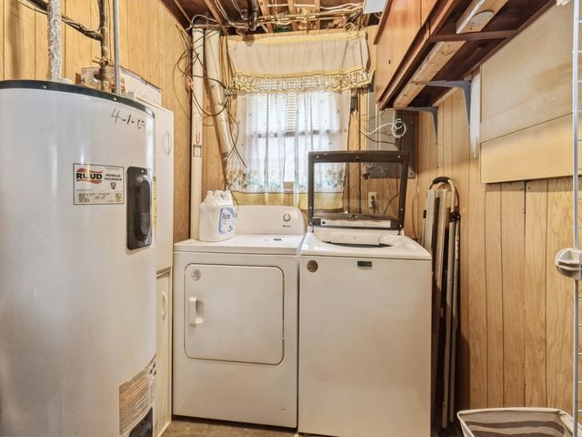 836 E 17th Street N, Newton, IA 50208