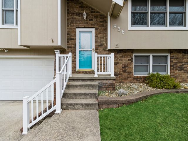 836 E 17th Street N, Newton, IA 50208