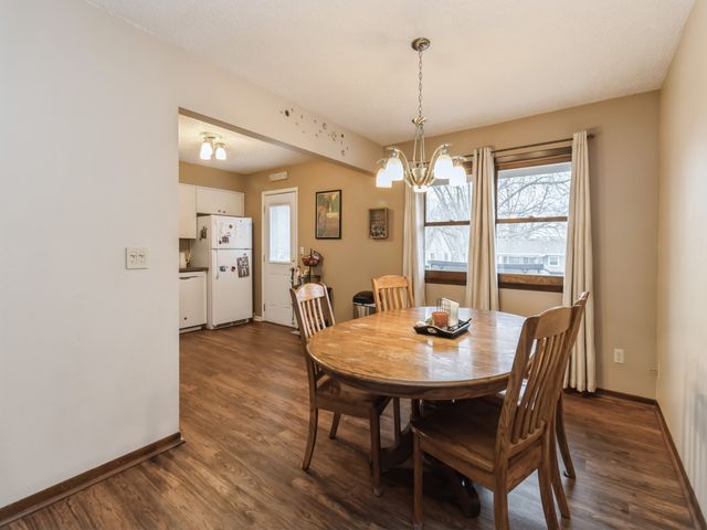 836 E 17th Street N, Newton, IA 50208