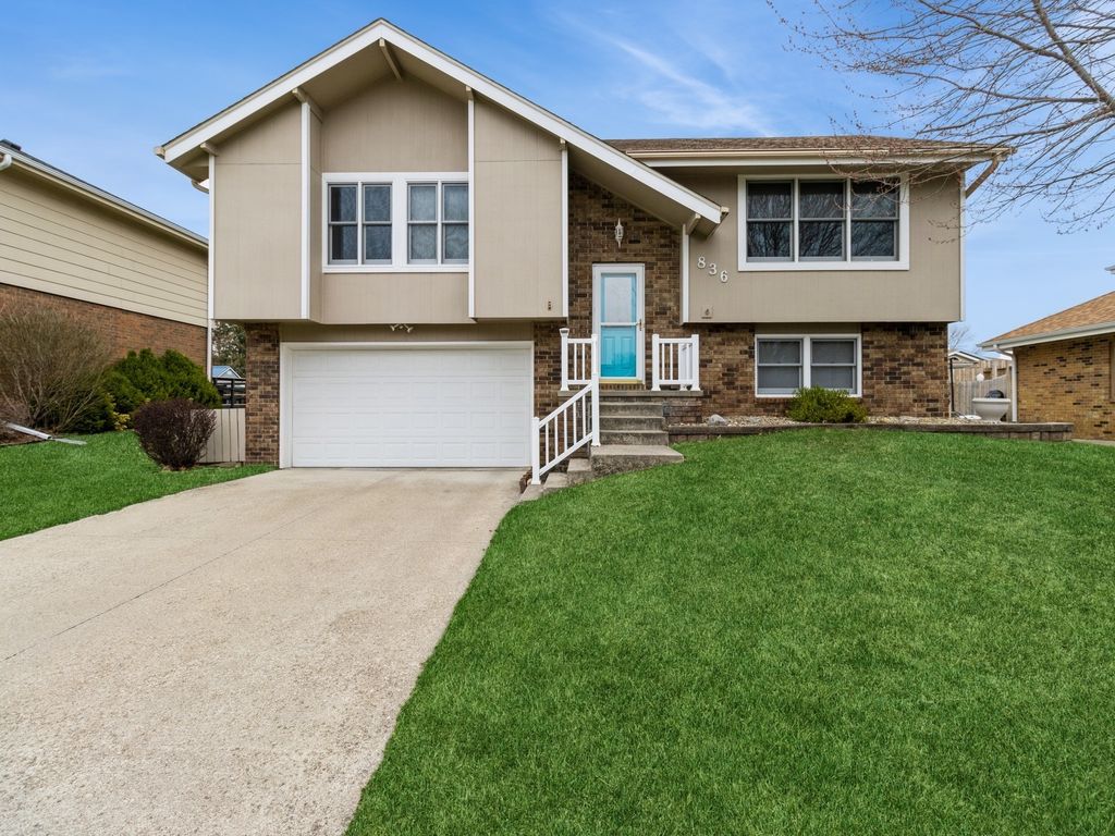 836 E 17th Street N, Newton, IA 50208