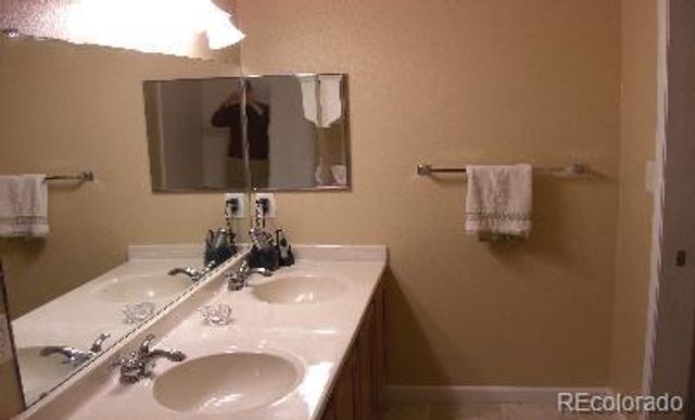 8470 S Little Rock Way S 101, Highlands Ranch, CO 80126