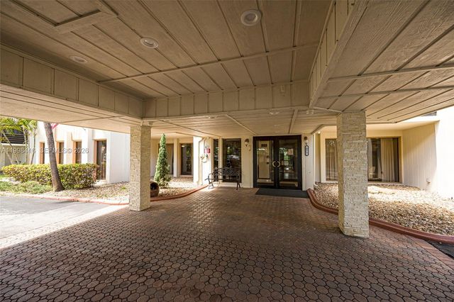 671 NE 195th Street 114E, Miami, FL 33179