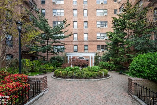 6735 Yellowstone Blvd Apt 2B, New York City, NY 11375