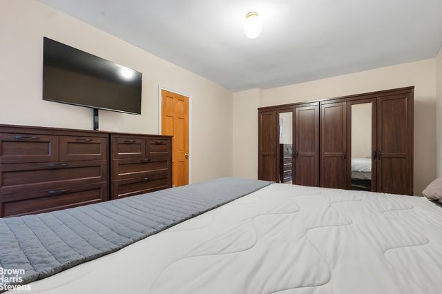 6735 Yellowstone Blvd Apt 2B, New York City, NY 11375