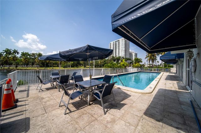 1720 NW N River Dr 613, Miami, FL 33125