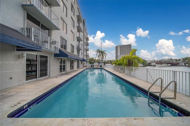 1720 NW N River Dr 613, Miami, FL 33125