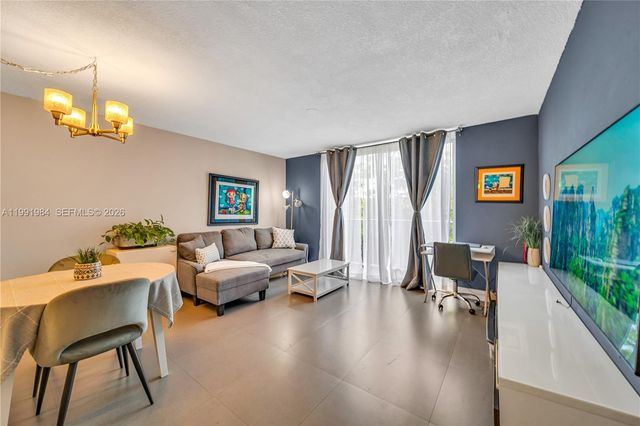 1720 NW N River Dr 613, Miami, FL 33125