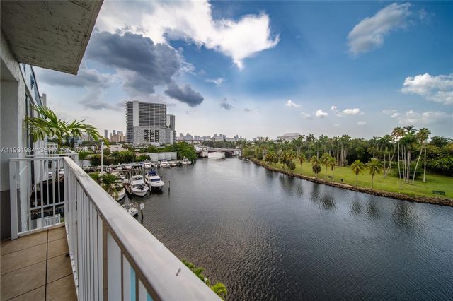 1720 NW N River Dr 613, Miami, FL 33125