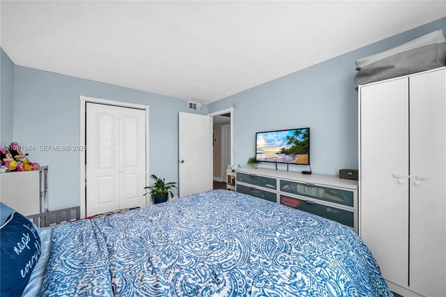 1720 NW N River Dr 613, Miami, FL 33125