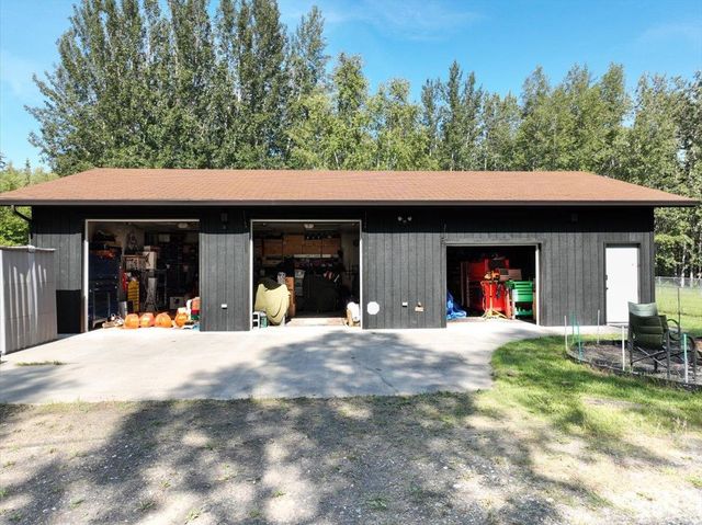 2572 CLYDESDALE DRIVE, North Pole, AK 99705