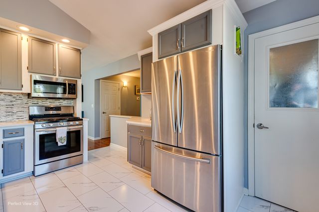 16462 S Ivy Lane, Plainfield, IL 60586