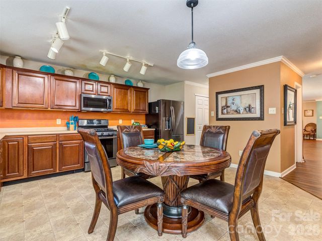 7829 Ponderosa Pine Lane, Charlotte, NC 28215