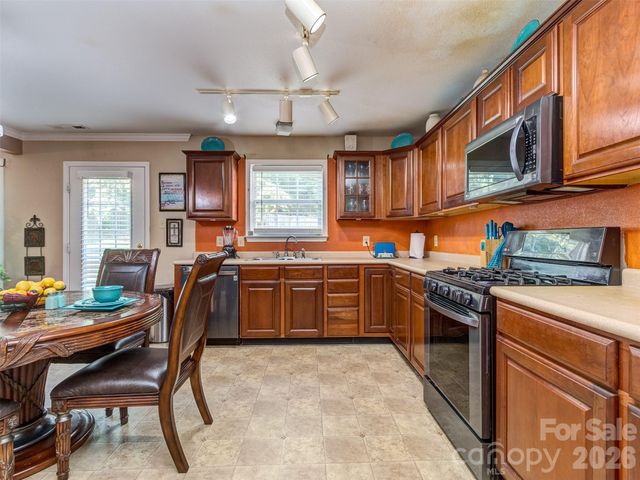 7829 Ponderosa Pine Lane, Charlotte, NC 28215