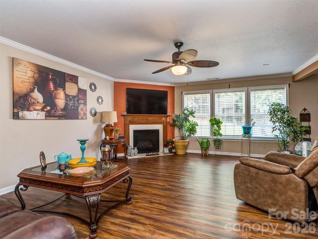 7829 Ponderosa Pine Lane, Charlotte, NC 28215