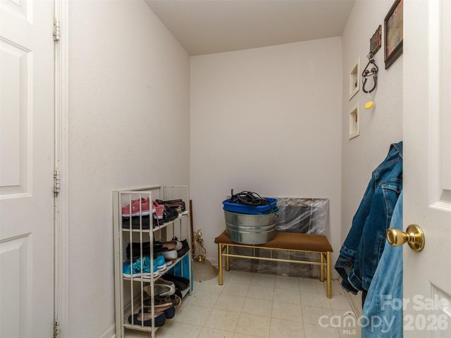 7829 Ponderosa Pine Lane, Charlotte, NC 28215