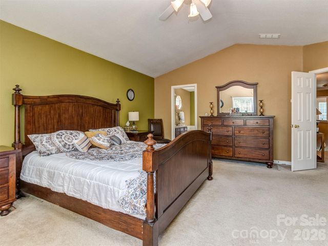 7829 Ponderosa Pine Lane, Charlotte, NC 28215