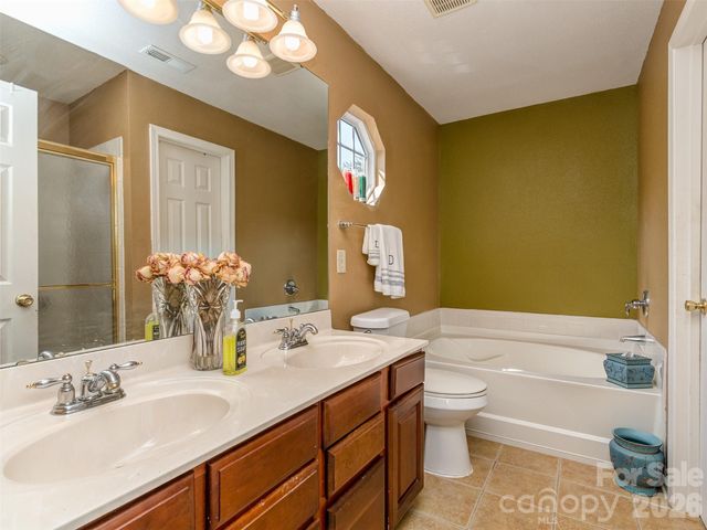 7829 Ponderosa Pine Lane, Charlotte, NC 28215