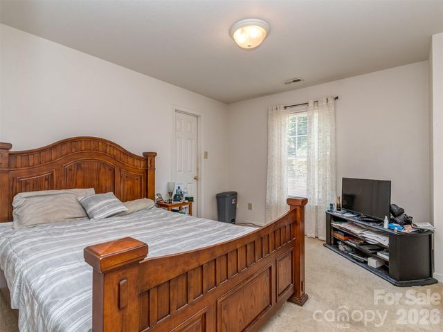 7829 Ponderosa Pine Lane, Charlotte, NC 28215