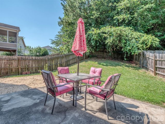 7829 Ponderosa Pine Lane, Charlotte, NC 28215
