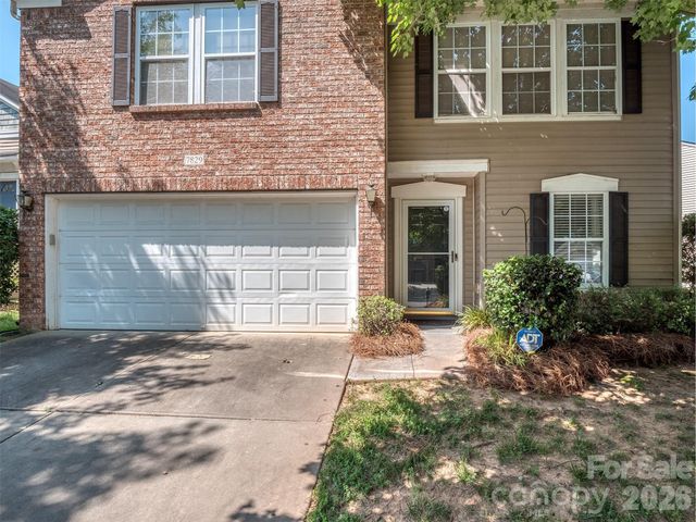 7829 Ponderosa Pine Lane, Charlotte, NC 28215