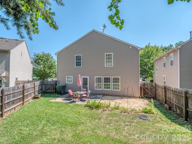 7829 Ponderosa Pine Lane, Charlotte, NC 28215