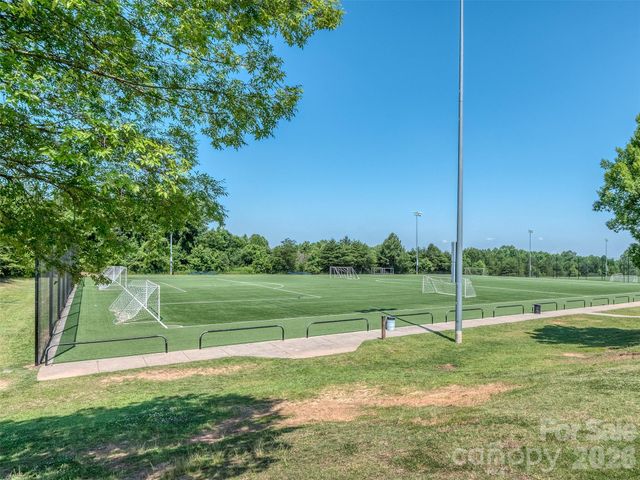7829 Ponderosa Pine Lane, Charlotte, NC 28215